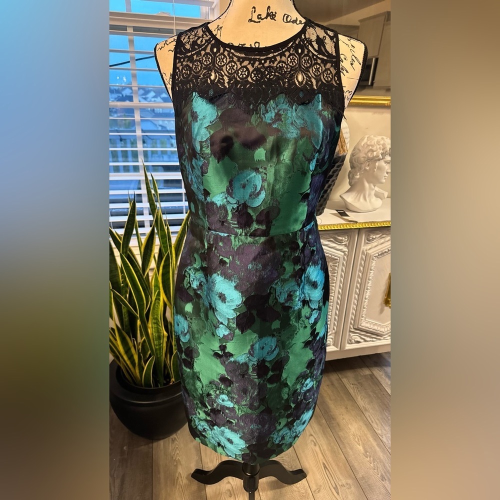Anthropologie Leifsdottir
Elegant Floral Dress